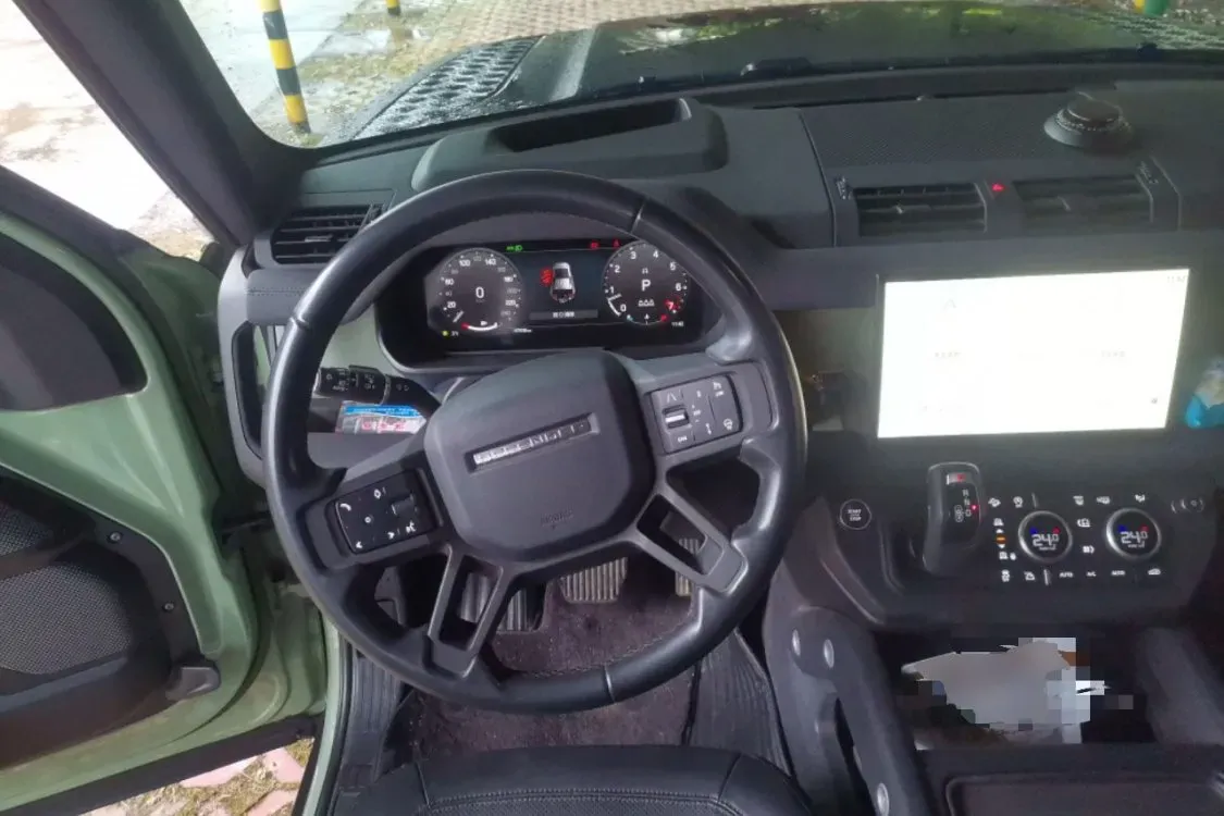 2023 Land Rover Defender 3.0T 400HP L6 8AT,autocango,china used car exporter,china ev exporter,chinese used car exporter,chinese used ev exporter