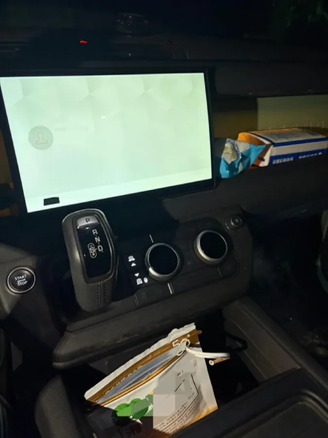 2023 Land Rover Defender 3.0T 400HP L6 8AT,autocango,china used car exporter,china ev exporter,chinese used car exporter,chinese used ev exporter