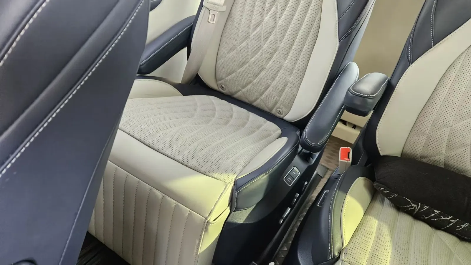 2022 MAXUS G90 2.0T 234HP L4 8AT,autocango,china used car exporter,china ev exporter,chinese used car exporter,chinese used ev exporter