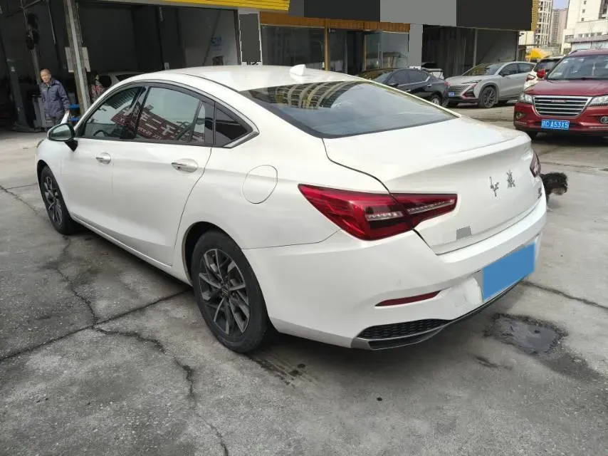 2020 HongQi H5 1.5T 169HP L4 7DCT,autocango,china used car exporter,china ev exporter,chinese used car exporter,chinese used ev exporter