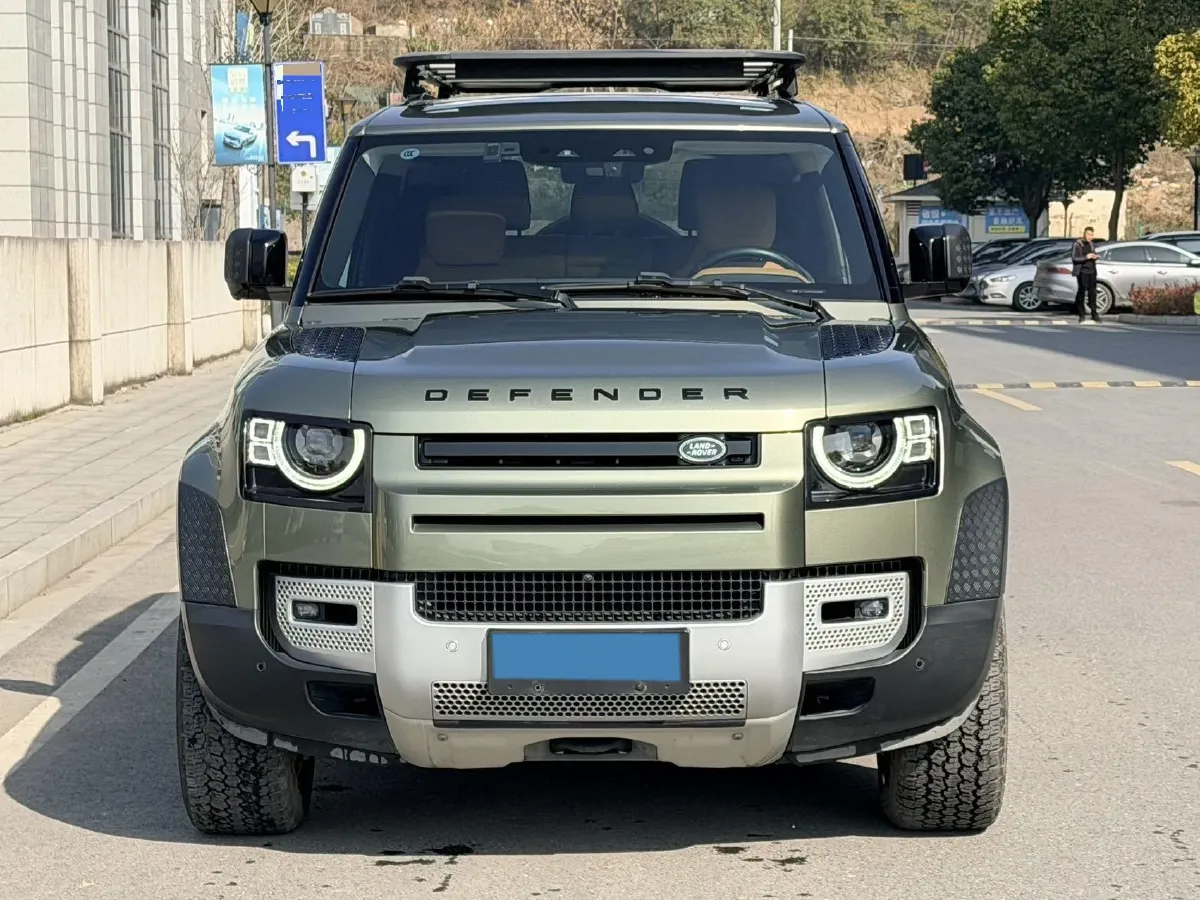 2023 Land Rover Defender 3.0T 400HP L6 8AT,autocango,china used car exporter,china ev exporter,chinese used car exporter,chinese used ev exporter