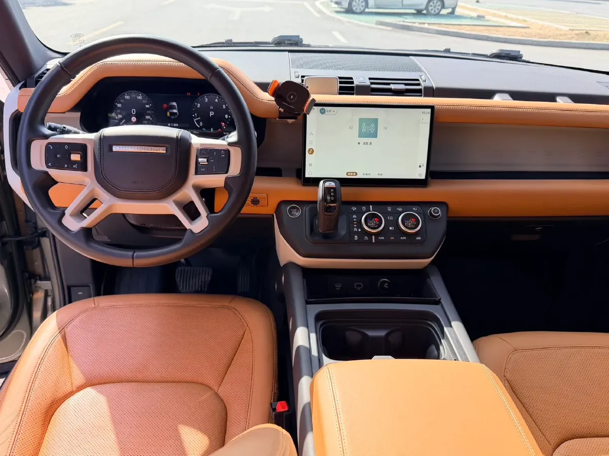 2023 Land Rover Defender 3.0T 400HP L6 8AT,autocango,china used car exporter,china ev exporter,chinese used car exporter,chinese used ev exporter