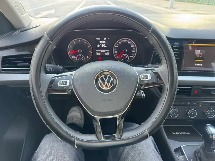 2019 Volkswagen Lavida 1.5L 113HP L4 6AT,autocango,china used car exporter,china ev exporter,chinese used car exporter,chinese used ev exporter