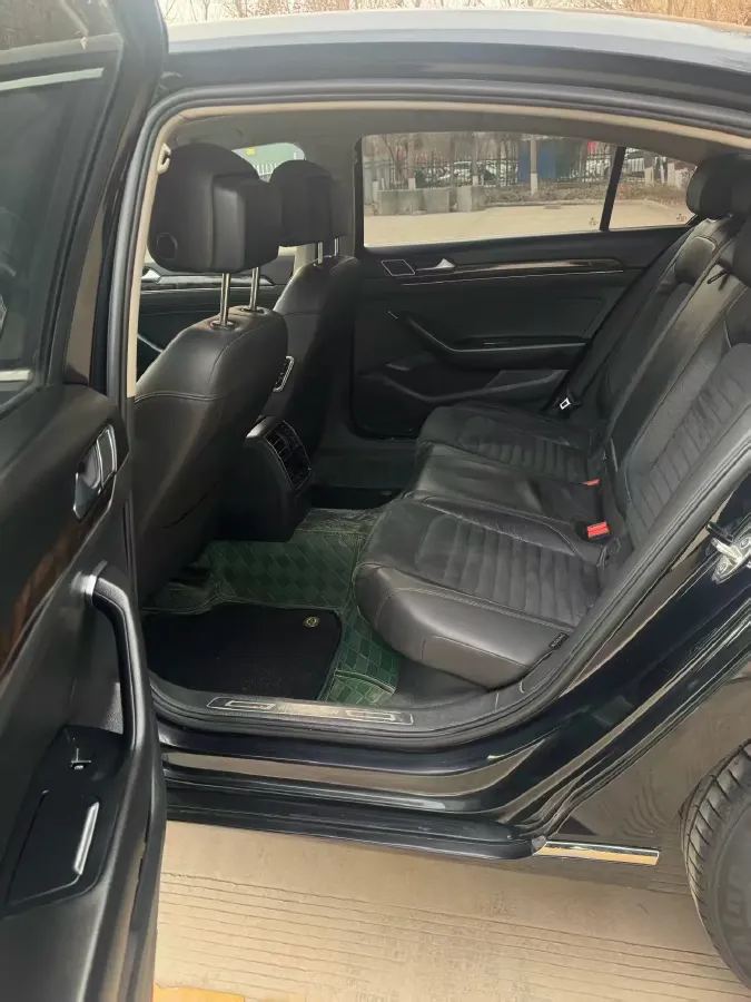 2018 Volkswagen Magotan 1.8T 180HP L4 7DCT,autocango,china used car exporter,china ev exporter,chinese used car exporter,chinese used ev exporter