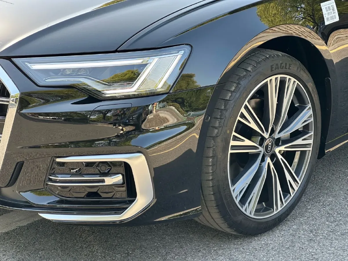 2024 Audi A6L 2.0T 245HP L4 7DCT,autocango,china used car exporter,china ev exporter,chinese used car exporter,chinese used ev exporter