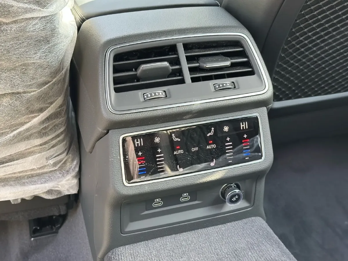 2024 Audi A6L 2.0T 245HP L4 7DCT,autocango,china used car exporter,china ev exporter,chinese used car exporter,chinese used ev exporter