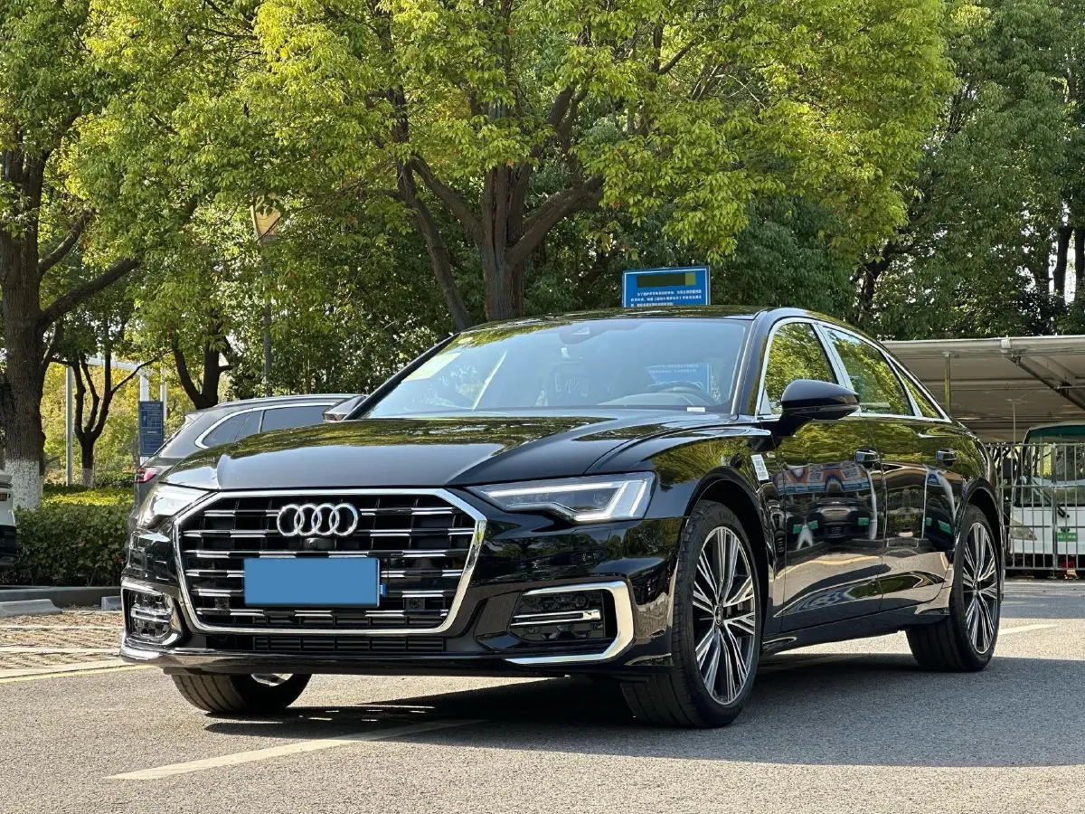 2024 Audi A6L 2.0T 245HP L4 7DCT,autocango,china used car exporter,china ev exporter,chinese used car exporter,chinese used ev exporter