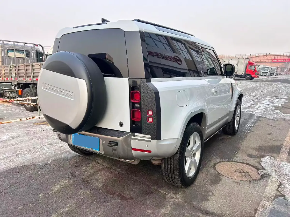 2022 Land Rover Defender 2.0T 300HP L4 8AT,autocango,china used car exporter,china ev exporter,chinese used car exporter,chinese used ev exporter
