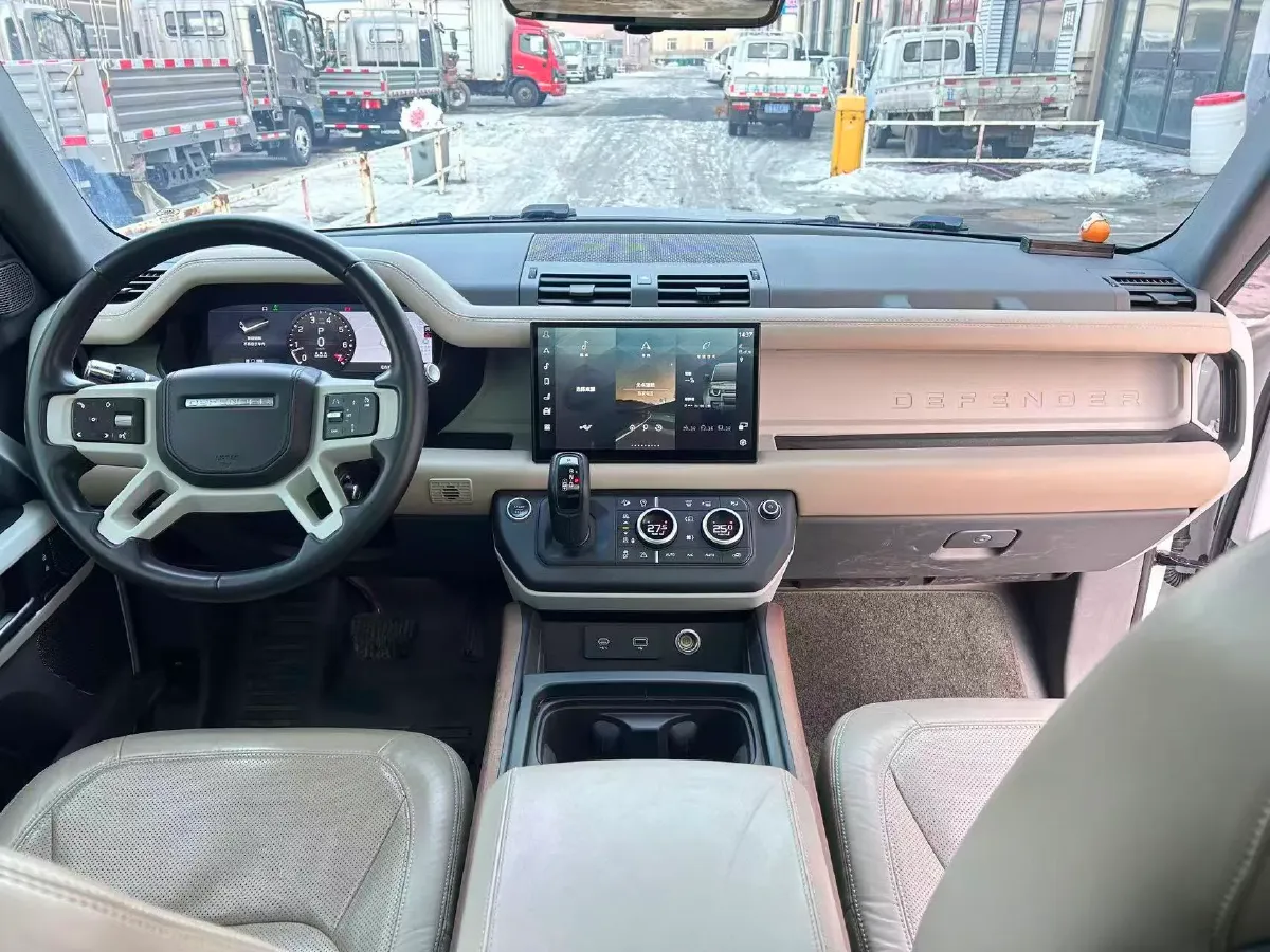 2022 Land Rover Defender 2.0T 300HP L4 8AT,autocango,china used car exporter,china ev exporter,chinese used car exporter,chinese used ev exporter