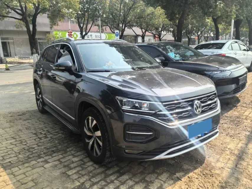 2019 Jeep Cherokee 2.0T 234HP L4 9AT,autocango,china used car exporter,china ev exporter,chinese used car exporter,chinese used ev exporter