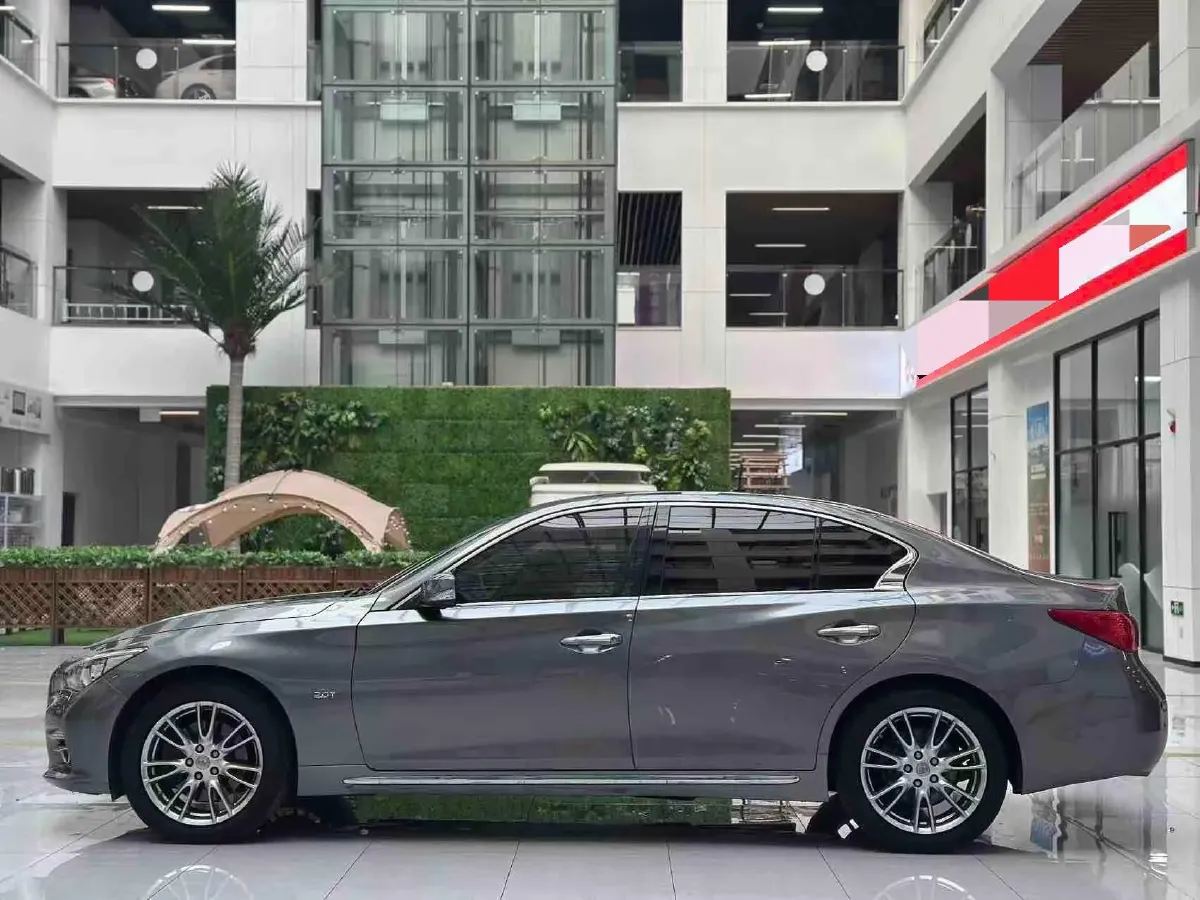 2018 Jeep Grand Commander 2.0T 265HP L4 9AT,autocango,china used car exporter,china ev exporter,chinese used car exporter,chinese used ev exporter