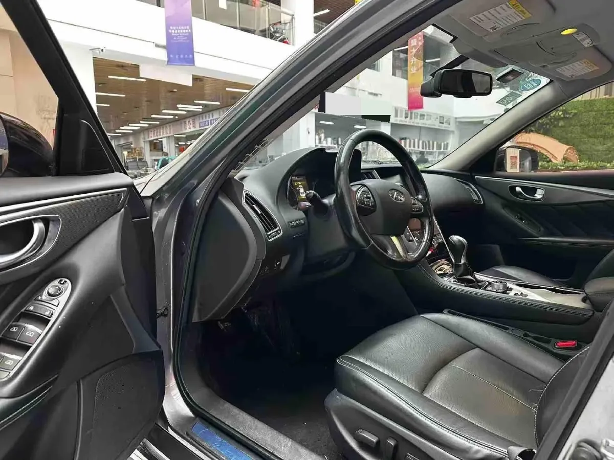 2018 Jeep Grand Commander 2.0T 265HP L4 9AT,autocango,china used car exporter,china ev exporter,chinese used car exporter,chinese used ev exporter