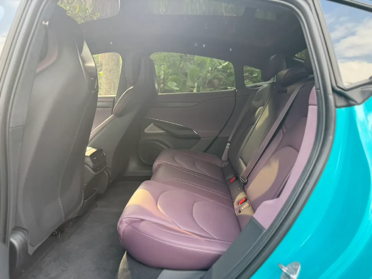 2024 MI SU7 BEV 73.6KWH,autocango,china used car exporter,china ev exporter,chinese used car exporter,chinese used ev exporter