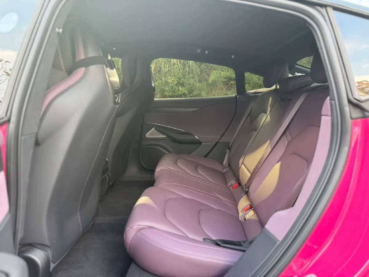 2024 MI SU7 BEV 101KWH,autocango,china used car exporter,china ev exporter,chinese used car exporter,chinese used ev exporter