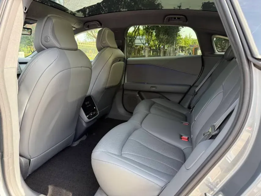 2024 Xpeng P7+ BEV 60.7KWH,autocango,china used car exporter,china ev exporter,chinese used car exporter,chinese used ev exporter