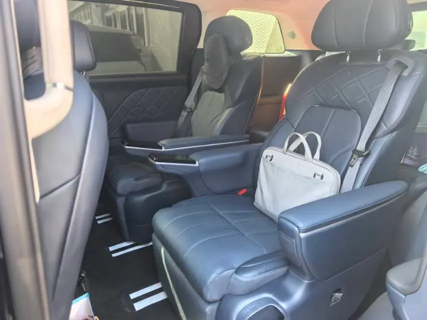 2026 Voyah Dream 1.5T 150HP L4 PHEV,autocango,china used car exporter,china ev exporter,chinese used car exporter,chinese used ev exporter