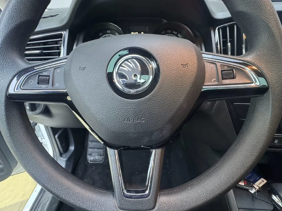 2021 Skoda Kamiq 1.5L 112HP L4 6AT,autocango,china used car exporter,china ev exporter,chinese used car exporter,chinese used ev exporter