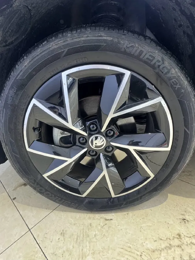 2021 Skoda Kamiq 1.5L 112HP L4 6AT,autocango,china used car exporter,china ev exporter,chinese used car exporter,chinese used ev exporter