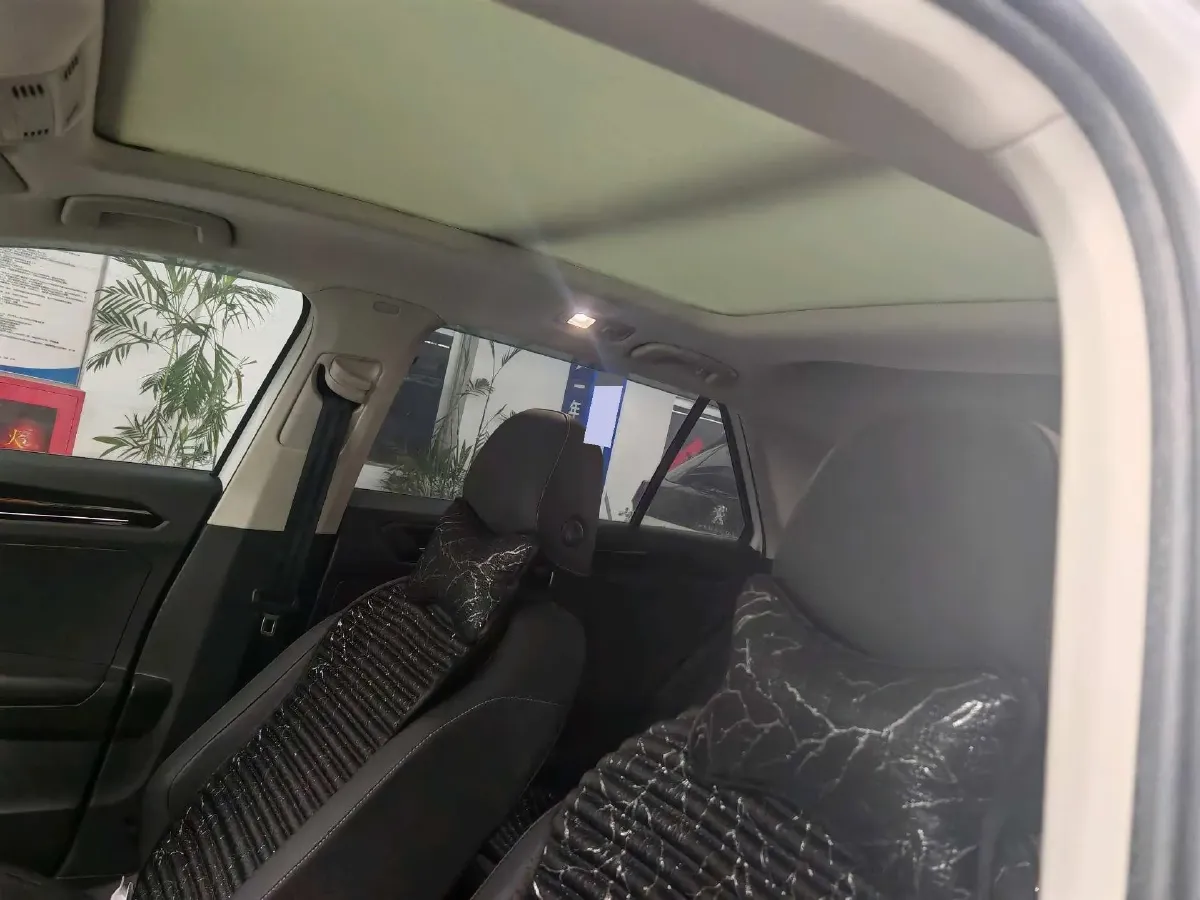 2021 Volkswagen T-Roc 1.4T 150HP L4 7DCT,autocango,china used car exporter,china ev exporter,chinese used car exporter,chinese used ev exporter