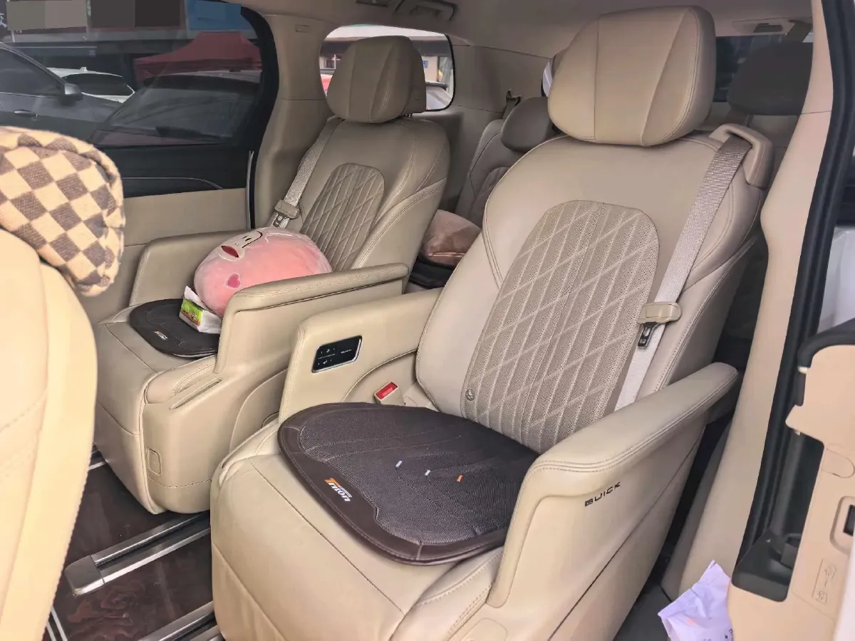 2022 Buick GL8 2.0T 237HP L4 9AT,autocango,china used car exporter,china ev exporter,chinese used car exporter,chinese used ev exporter