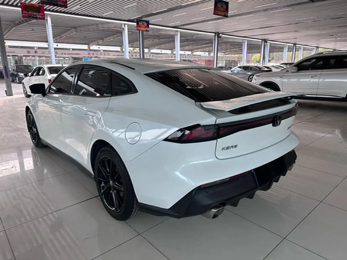 2022 ChangAn UNI-V 1.5T 188HP L4 7DCT,autocango,china used car exporter,china ev exporter,chinese used car exporter,chinese used ev exporter