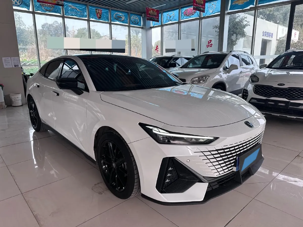 2022 ChangAn UNI-V 1.5T 188HP L4 7DCT,autocango,china used car exporter,china ev exporter,chinese used car exporter,chinese used ev exporter