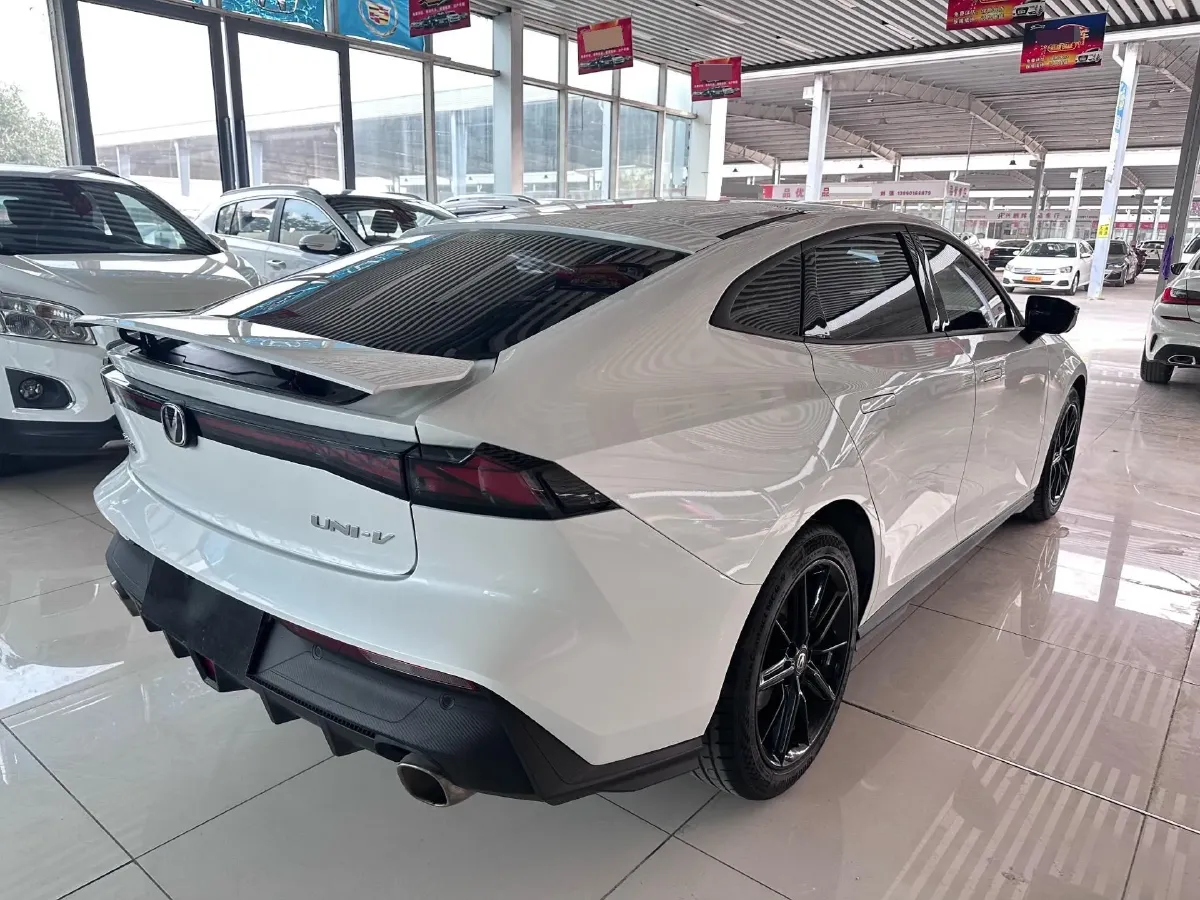 2022 ChangAn UNI-V 1.5T 188HP L4 7DCT,autocango,china used car exporter,china ev exporter,chinese used car exporter,chinese used ev exporter