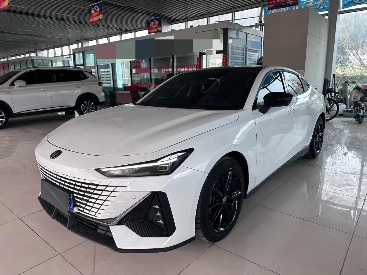 2022 ChangAn UNI-V 1.5T 188HP L4 7DCT,autocango,china used car exporter,china ev exporter,chinese used car exporter,chinese used ev exporter