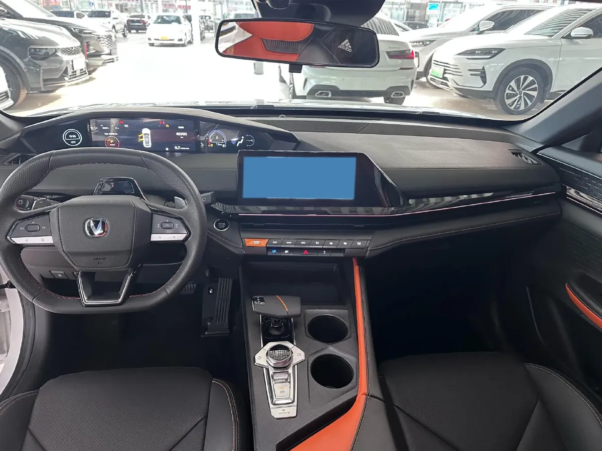 2022 ChangAn UNI-V 1.5T 188HP L4 7DCT,autocango,china used car exporter,china ev exporter,chinese used car exporter,chinese used ev exporter