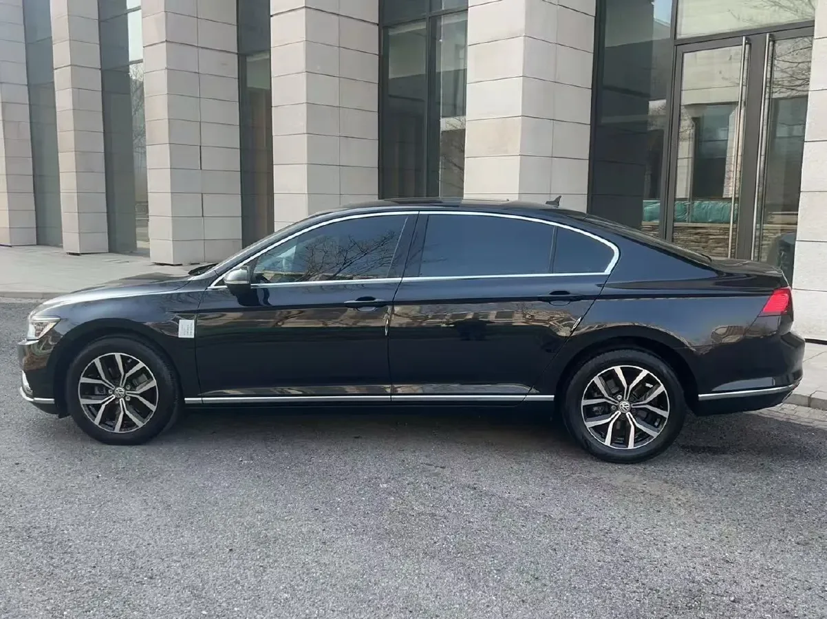 2020 Volkswagen Magotan 2.0T 186HP L4 7DCT,autocango,china used car exporter,china ev exporter,chinese used car exporter,chinese used ev exporter