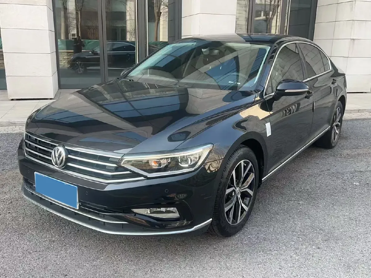 2020 Volkswagen Magotan 2.0T 186HP L4 7DCT,autocango,china used car exporter,china ev exporter,chinese used car exporter,chinese used ev exporter