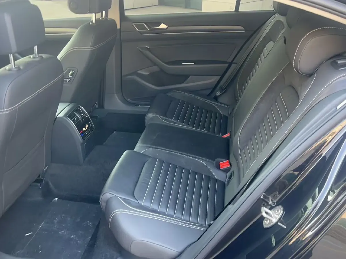 2020 Volkswagen Magotan 2.0T 186HP L4 7DCT,autocango,china used car exporter,china ev exporter,chinese used car exporter,chinese used ev exporter