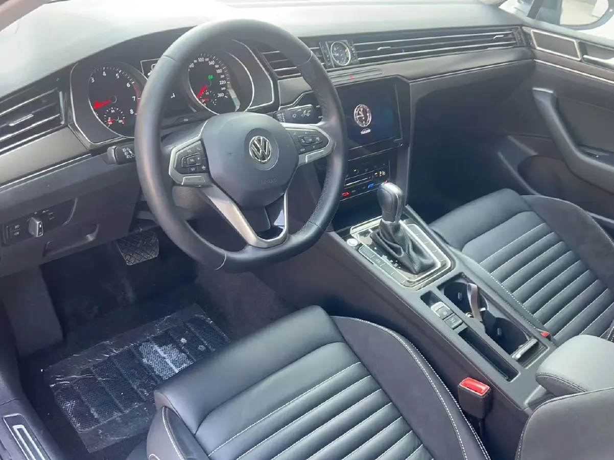 2020 Volkswagen Magotan 2.0T 186HP L4 7DCT,autocango,china used car exporter,china ev exporter,chinese used car exporter,chinese used ev exporter