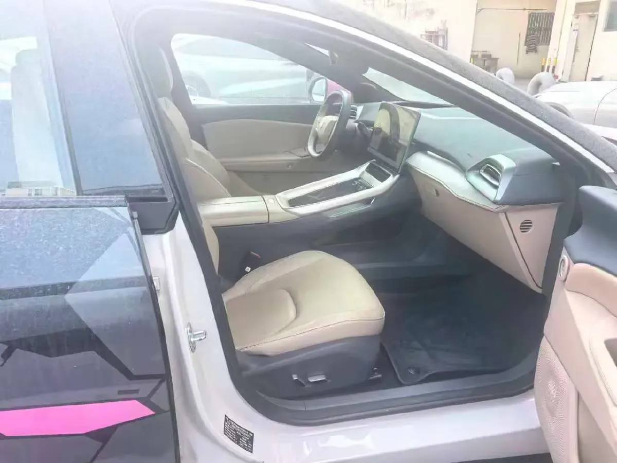 2024 ARCFOX αT5 BEV 79.2KWH,autocango,china used car exporter,china ev exporter,chinese used car exporter,chinese used ev exporter