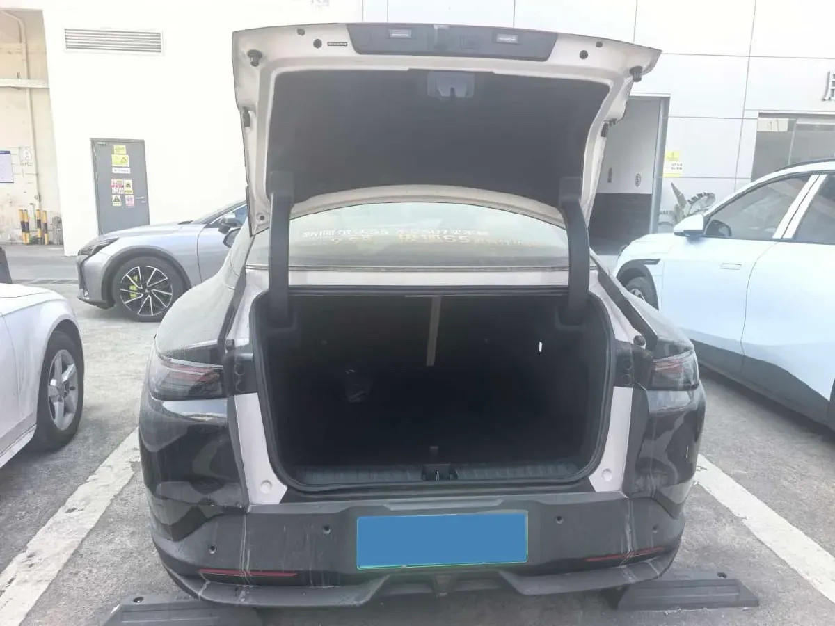 2024 ARCFOX αT5 BEV 79.2KWH,autocango,china used car exporter,china ev exporter,chinese used car exporter,chinese used ev exporter