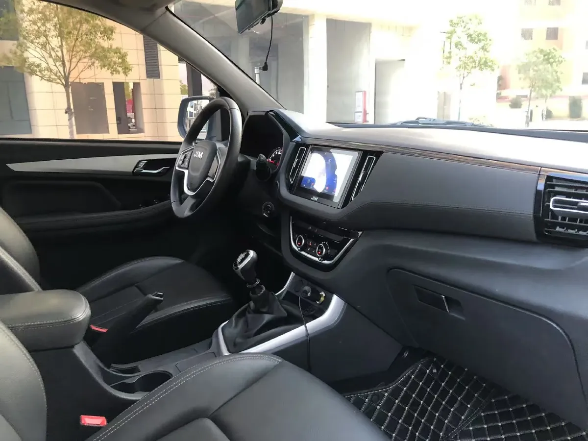 2019 JMC YuHu 5 2.0T 142HP L4 6MT,autocango,china used car exporter,china ev exporter,chinese used car exporter,chinese used ev exporter