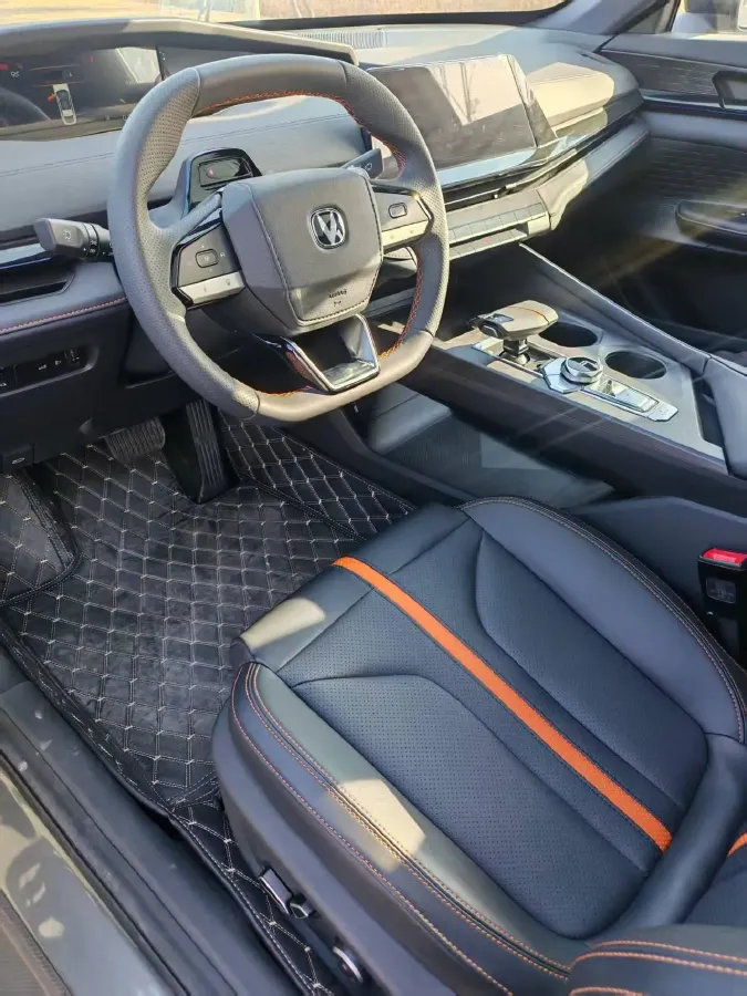 2024 ChangAn UNI-V 1.5T 188HP L4 7DCT,autocango,china used car exporter,china ev exporter,chinese used car exporter,chinese used ev exporter