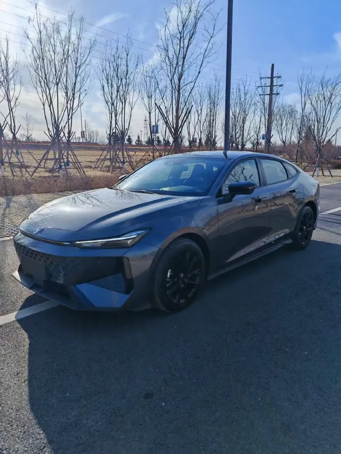 2024 ChangAn UNI-V 1.5T 188HP L4 7DCT,autocango,china used car exporter,china ev exporter,chinese used car exporter,chinese used ev exporter