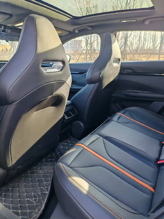 2024 ChangAn UNI-V 1.5T 188HP L4 7DCT,autocango,china used car exporter,china ev exporter,chinese used car exporter,chinese used ev exporter