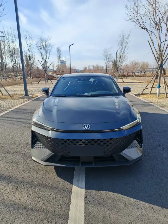 2024 ChangAn UNI-V 1.5T 188HP L4 7DCT,autocango,china used car exporter,china ev exporter,chinese used car exporter,chinese used ev exporter