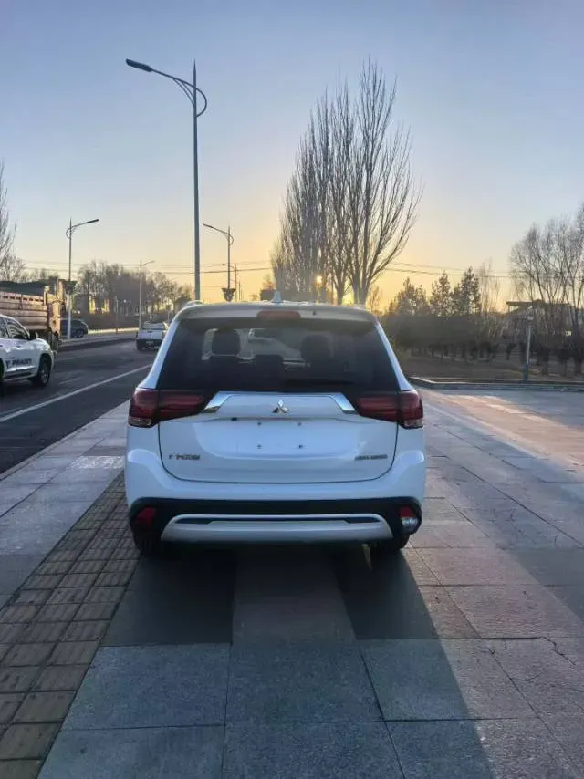 2019 Mitsubishi Outlander 2.0L 166HP L4 CVT,autocango,china used car exporter,china ev exporter,chinese used car exporter,chinese used ev exporter