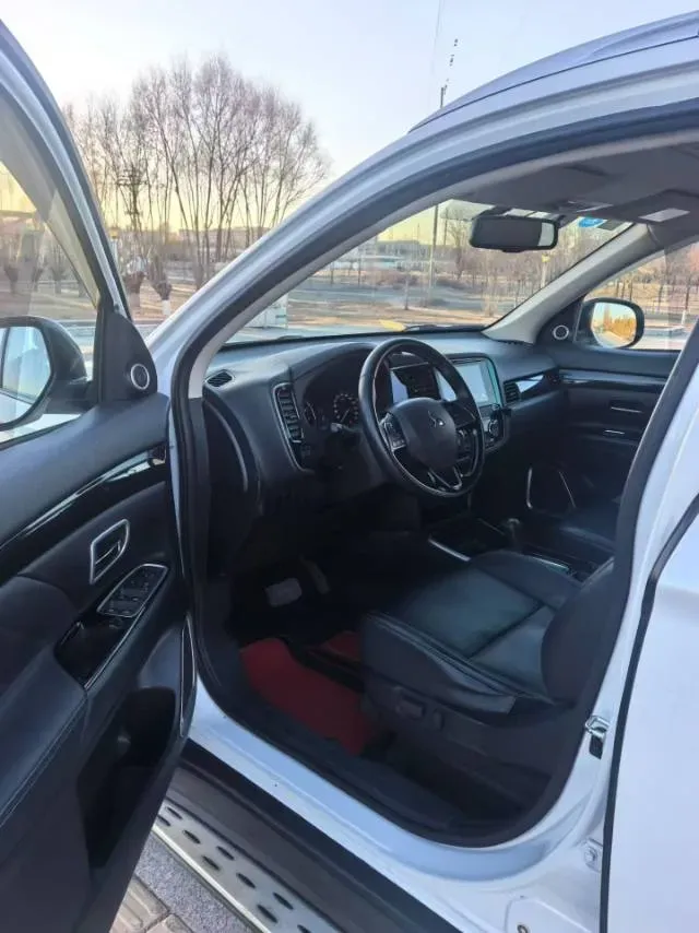 2019 Mitsubishi Outlander 2.0L 166HP L4 CVT,autocango,china used car exporter,china ev exporter,chinese used car exporter,chinese used ev exporter