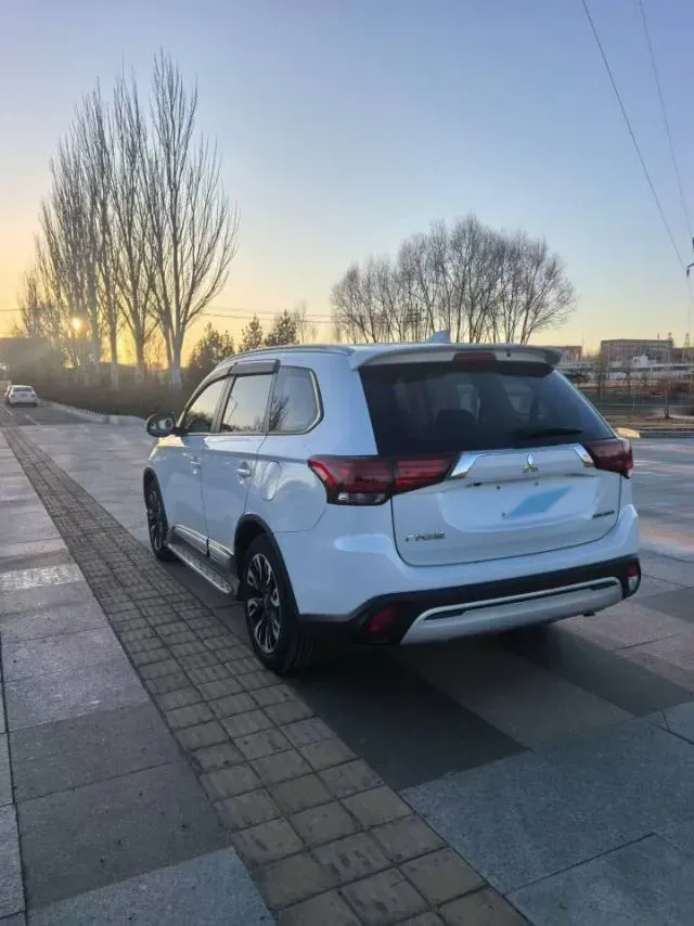 2019 Mitsubishi Outlander 2.0L 166HP L4 CVT,autocango,china used car exporter,china ev exporter,chinese used car exporter,chinese used ev exporter