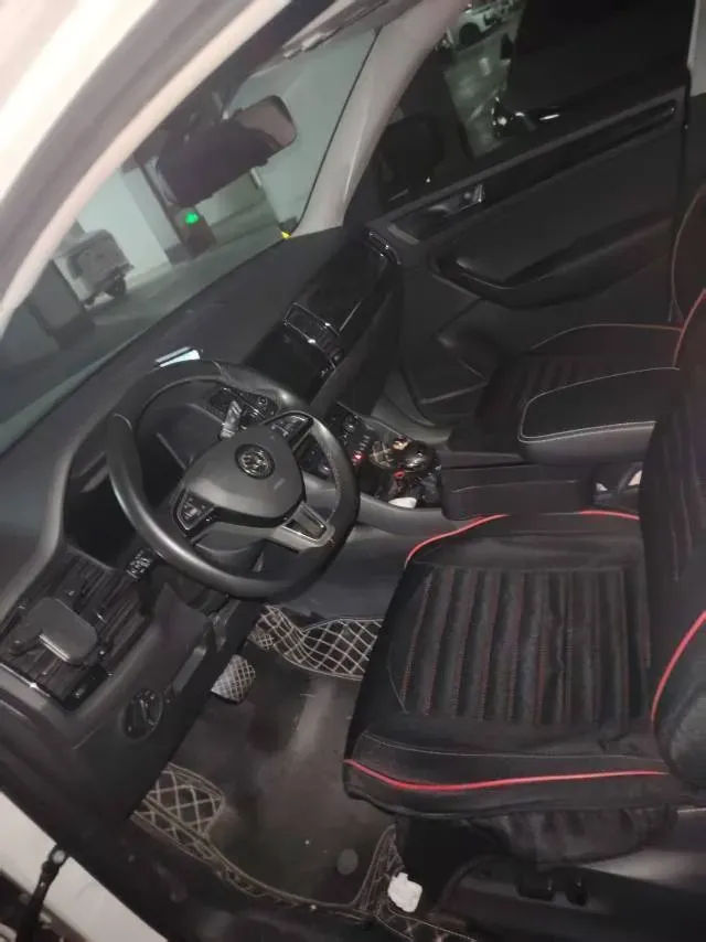 2021 Skoda Kodiak 2.0T 186HP L4 7DCT,autocango,china used car exporter,china ev exporter,chinese used car exporter,chinese used ev exporter