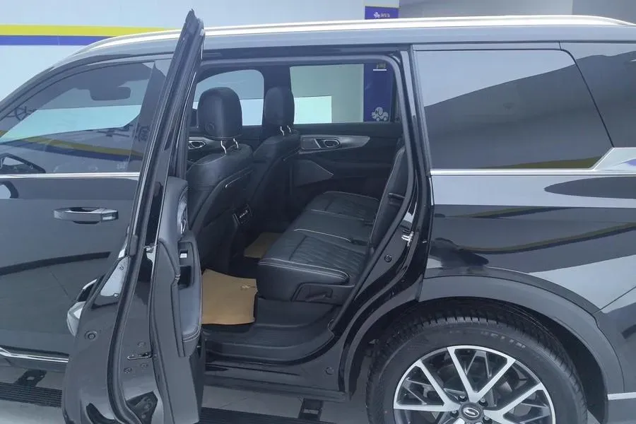 2022 GAC Trumpchi GS8 2.0T 252HP L4 8AT,autocango,china used car exporter,china ev exporter,chinese used car exporter,chinese used ev exporter