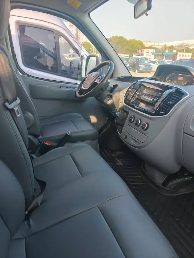 2020 MAXUS XinTu V80 2.5T 136HP L4 6MT,autocango,china used car exporter,china ev exporter,chinese used car exporter,chinese used ev exporter