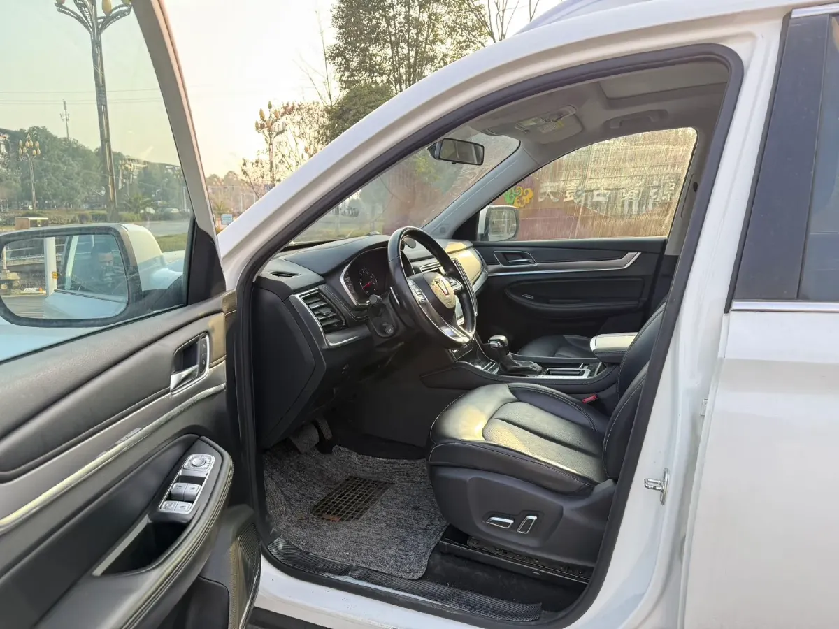 2019 Roewe RX8 2.0T 222HP L4 6AT,autocango,china used car exporter,china ev exporter,chinese used car exporter,chinese used ev exporter