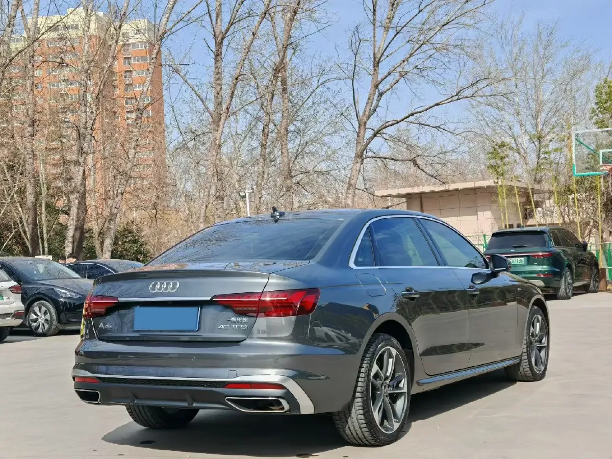 2022 Audi A4L 2.0T 190HP L4 7DCT,autocango,china used car exporter,china ev exporter,chinese used car exporter,chinese used ev exporter