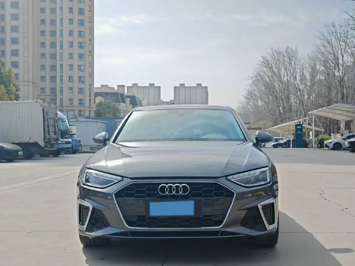 2022 Audi A4L 2.0T 190HP L4 7DCT,autocango,china used car exporter,china ev exporter,chinese used car exporter,chinese used ev exporter
