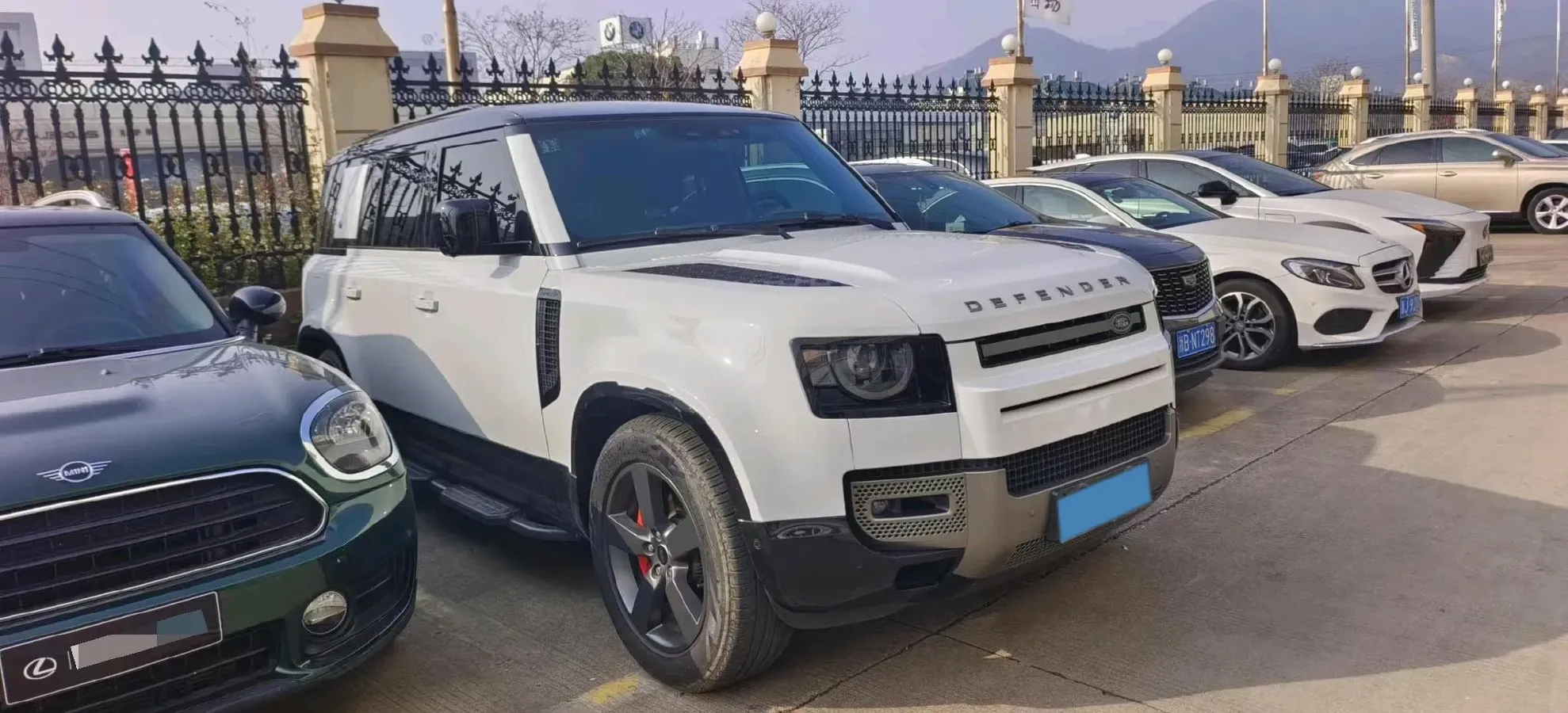 2024 Land Rover Defender 3.0T 400HP L6 8AT,autocango,china used car exporter,china ev exporter,chinese used car exporter,chinese used ev exporter